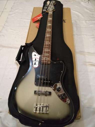 Fender Troy Sanders Jaguar Bass with Rosewood FB in Silverburst