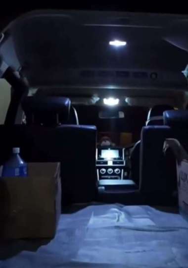 Lampu Kabin Plafon Depan dan Tengah Mitsubishi Xpander