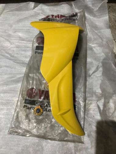 LEG SHIELD COVER SAYAP LUAR KANAN YAMAHA JUPITER Z BURHAN 5TP ORIGINAL YGP KUNING