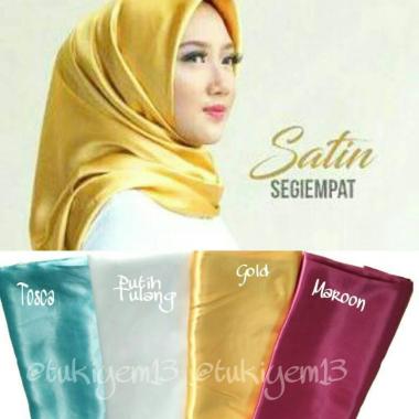Segiempat Satin Jilbab Satin Putih Tulang