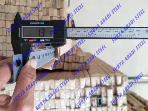 Rak Siku Lubang besi / besi siku lobang (1.3mm) 3 Meter