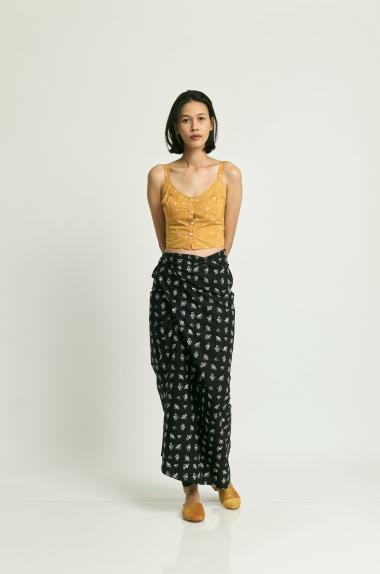 Sejauh Mata Memandang Rok Lilit Bunga Pencar Black