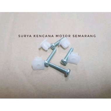 Klip klem plastik baut penahan hidung dasi Vespa Matic all LX LXV S Primavera Sprint 2V 3V iget