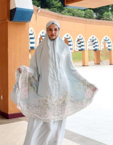 Saiqa Signature - seuramoe of mecca prayer robe - mukena set Mint