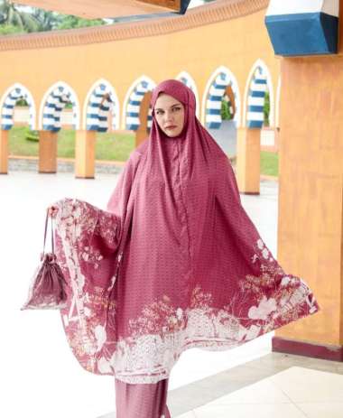 Saiqa Signature - seuramoe of mecca prayer robe - mukena set Merlot