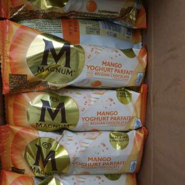 Walls Magnum Mango Yoghurt Parfait Es Krim Ice Cream