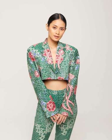 Ayunda Crop Blazer - Amanda Hartanto Batik