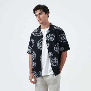 CELCIUS Paisley Kemeja Resort Lengan Pendek L03000502C Hitam S