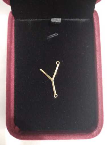 Liontin Inisial Huruf Y Elegant Emas asli