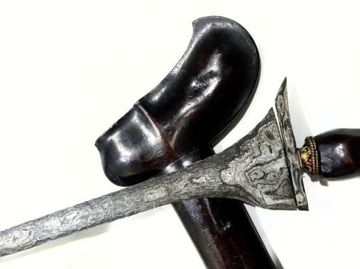 Keris Sepuh Brojol Pamor Wahyu Tumurun Wingit era Mataram Amangkurat