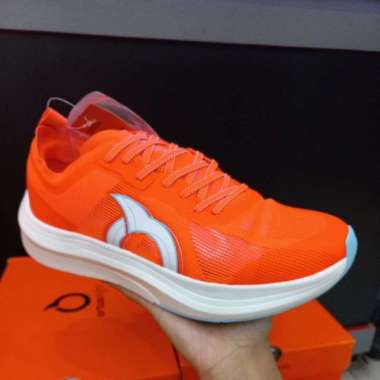 Sepatu Running Ortuseight Hypersonic 1.3 43 Peach