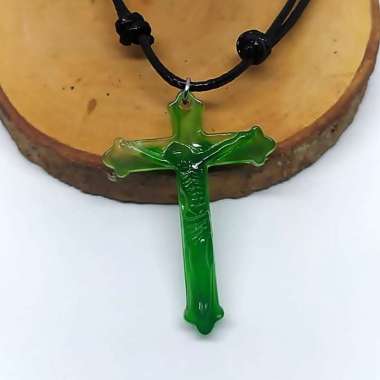 Kalung Salib Katolik Pria Tali Hitam / Kalung Salib Tali Korea Giok hijau