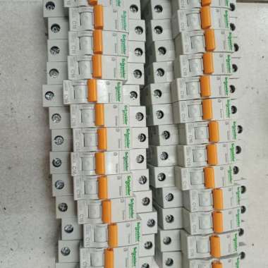 MCB NEW DOMAE SCHNEIDER DOMF01110 10A 1P C10 1PHASE 6kA SCHNEIDER ORI