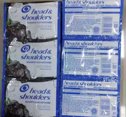 SHAMPO HEAD & SHOULDERS sachet rencengan isi 12 CHARCOALL