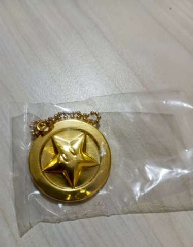 SUPER MARIO COIN KEYCHAIN STAR