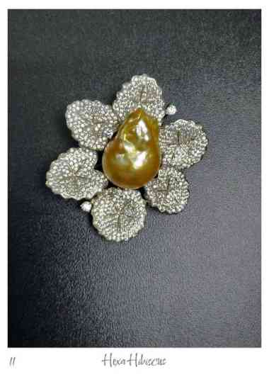 Bros Mutiara Air Laut Asli dengan Desain Bunga Floral - Ellyhan Jewelry 11