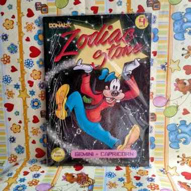 Walt Disney Donal Bebek - Zodiac Stone - Gemini Capricorn - seri 4 Multivariasi Multicolor