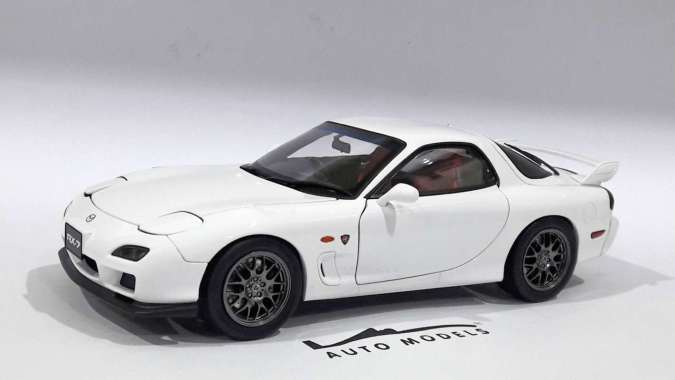 1:18 POLAR MASTER MAZDA RX-7 SPRINT WHITE