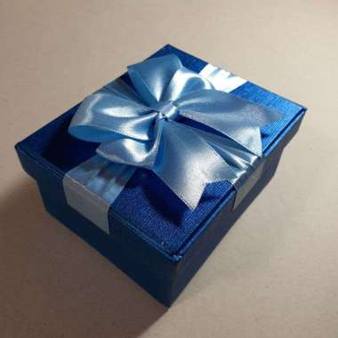 HARD BOX BUNGKUS KADO BLUE METALIK 20x15x8cm Blue Metalik