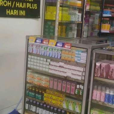 Antimo cair anak striberi sekotak