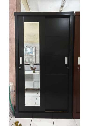Lemari 2 pintu hitam bahan plywood cat duco