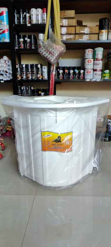 Bak mandi air sudut plastik merk Walrus Putih