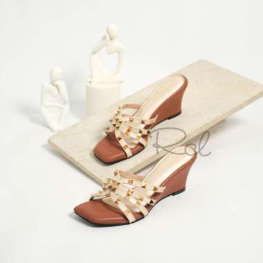 RCL HILTON Sendal Wanita Wedges Hak Sampan Ringan 7cm (Tersedia Size 36-41) 39 Cream
