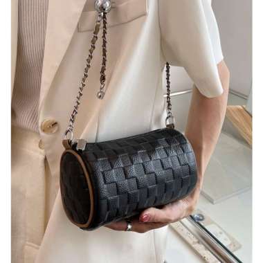 Tas Wanita Infya Embossed Sling Bag 9536- 256 by HUER Black