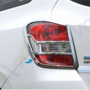 Garnish lampu belakang JSL chevrolet spin garnis crome variasi mobil Terbaik