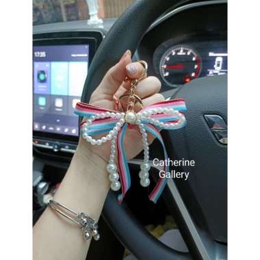 Warna Rainbow Gantungan Kunci Pita Mutiara Nicole / Gantungan Tas Pita Mutiara Nicole