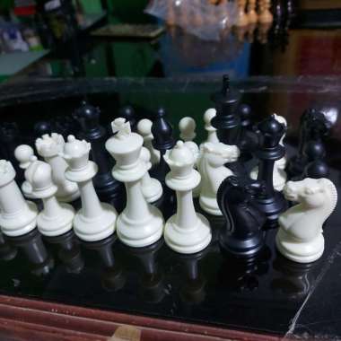 Buah catur plastik premium type staunton