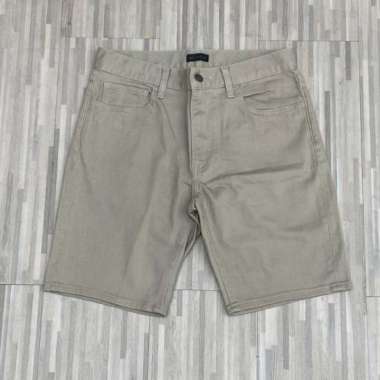 CELANA JEANS SHORT PENDEK PRIA M CREAM UNQL