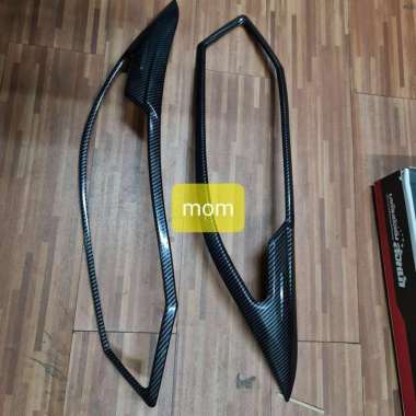 Garnish Headlamp Lampu Depan Carbon HRV 2015-2017