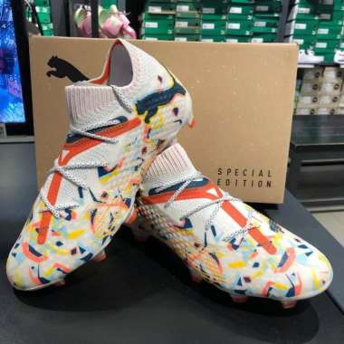 PUMA Sepatu Bola Future 7 Ultimate Creativity Fg/Ag 107836 01 7=40.5=26Cm