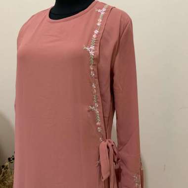 Raisma Gamis Putih Tulang Mewah Dan Elegan Model Verslah Kombinasi Bordir cantik Busana Lebaran Mocc