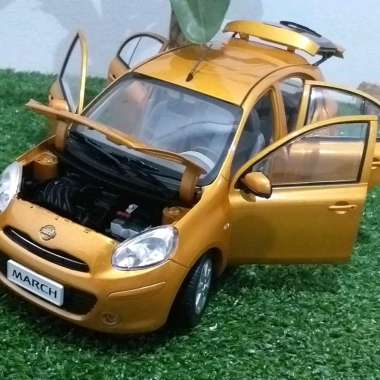 Diecast Miniatur Nissan March orange skala 1:18