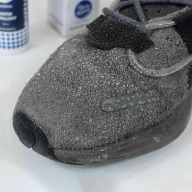 Spray Sepatu Anti Air Efek Daun Talas Spotless Water Repellent 260ml