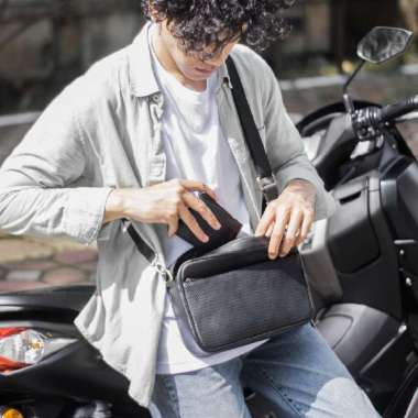 SALFORD Black Clutch Handbag Slingbag Tas selempang Pria Cowok Premium Original