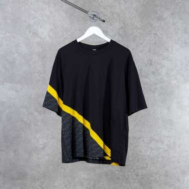Kaos FENDI FF DIAGONAL BLACK YELLOW HALF BLACK TSHIRT 100% ORIGINAL XXL