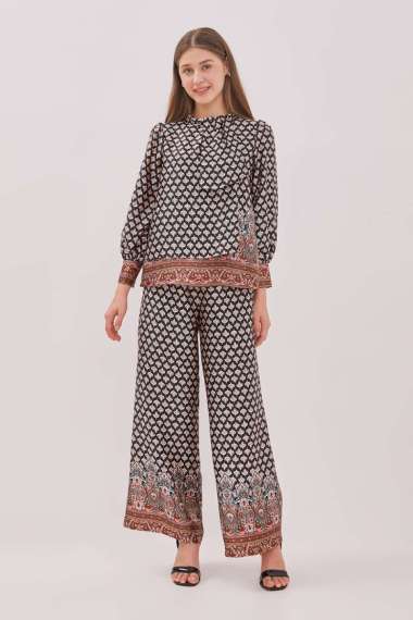 MINIMAL - Donna - Blus Motif Bunga Kerah Payet - Brown L Brown