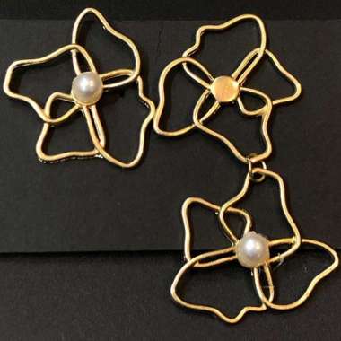 Anting Asimetris Mutiara Air Tawar Asli dengan Lapisan Emas 14K