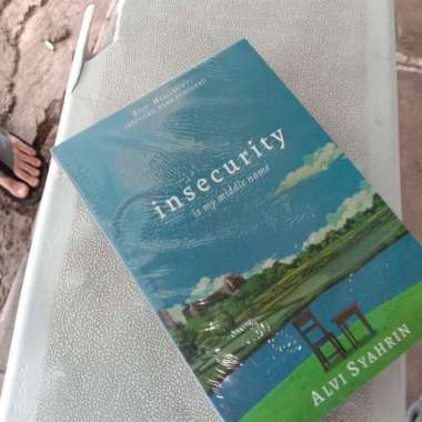 insecurity is my middle name Multivariasi