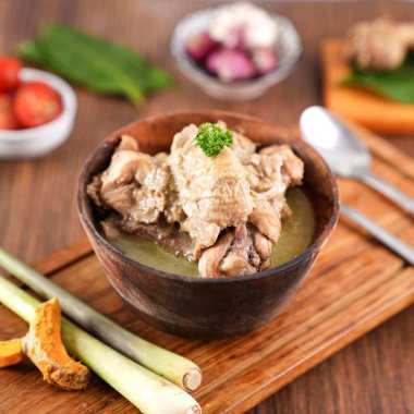 Opor Ayam (Frozen) (500 gram / pack)