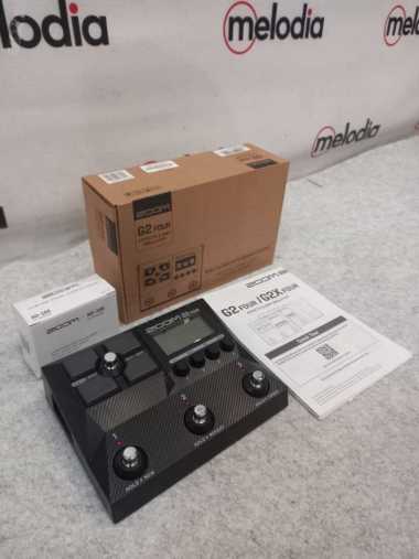 Zoom G2 Four Tanpa Pedal Multi Effect