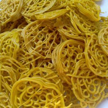 Kerupuk ciplok ( mie kuning kecil ) 4 kg/ Kerupuk Asinan 1 bal/ kerupjk mie kuning kecil 1 bal