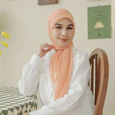 Lozy Hijab - Kirana Paris Plain Japan (Hijab Segiempat Paris Japan Premium) Peachy