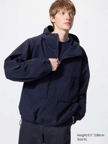 UNIQLO Jaket Parka Windproof Tahan Angin Pria NAVY S