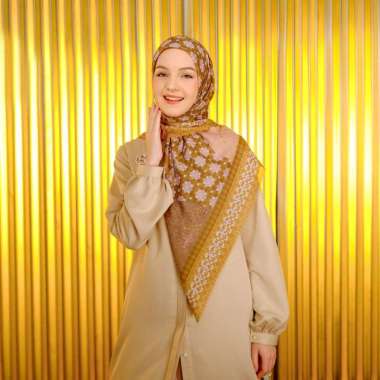 Shafira - Lenara Printed Scarf | Hijab Segi Empat Motif Black