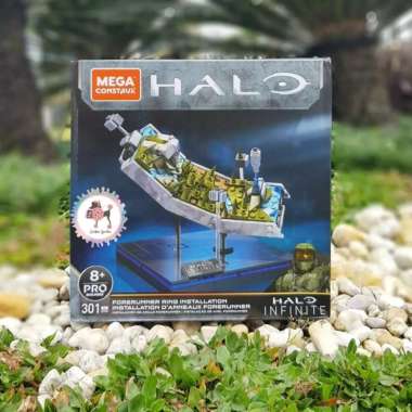 Mega Construx Halo Infinite Forerunner Ring Installation
