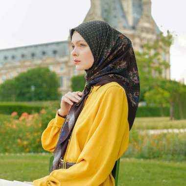 Heaven Lights - Hannah Scarf - Hijab Segi Empat Motif Wanita Forest Green
